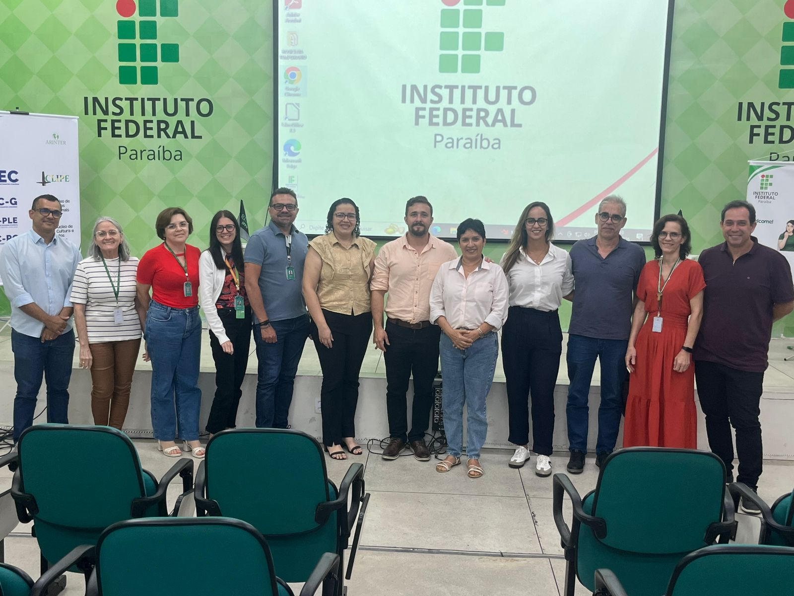 servidores presentes na reuniao.jpeg