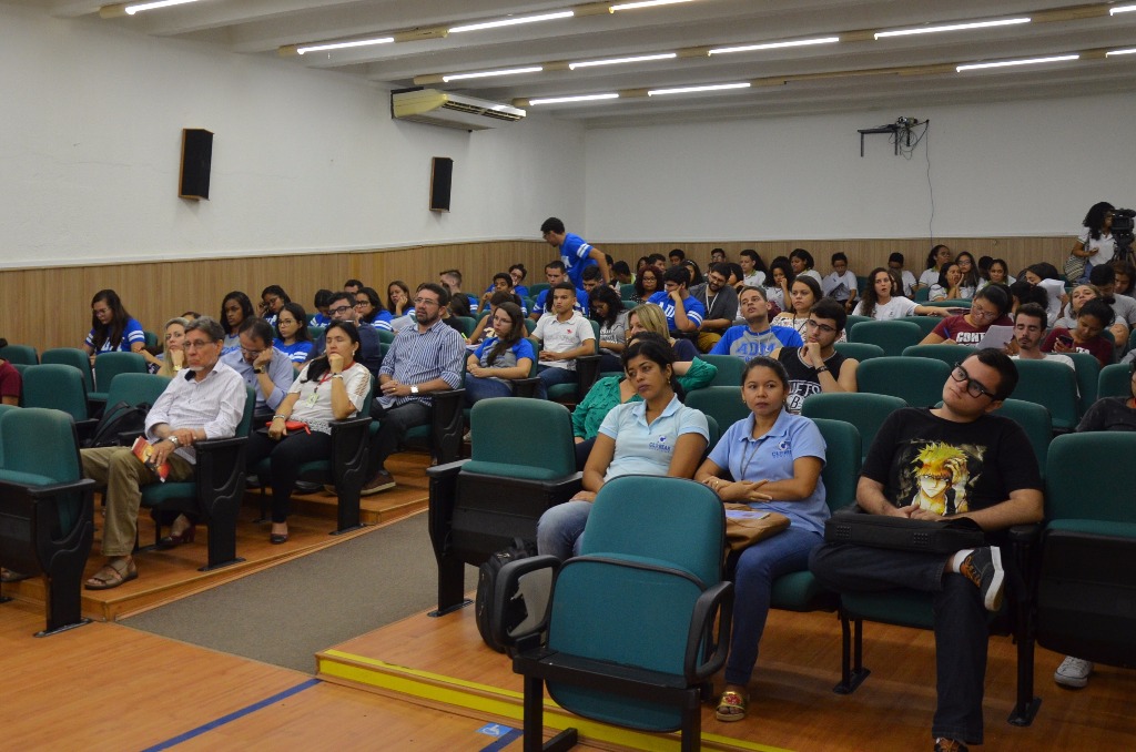 Auditório - estudantes.JPG