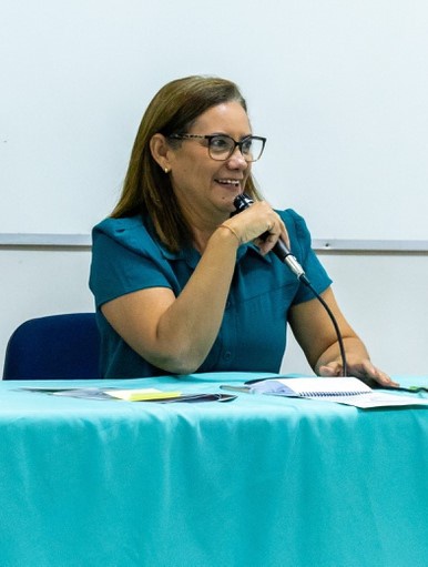 Reitora do IFPB, Mary Roberta, no relançamento do Programa