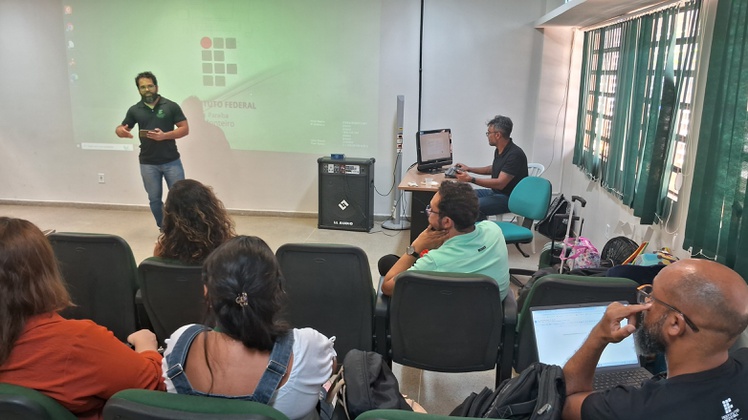 3º Encontro de Arte Educadores contou com discussão sobre a arte enquanto formação humana e experiências de sala de aula