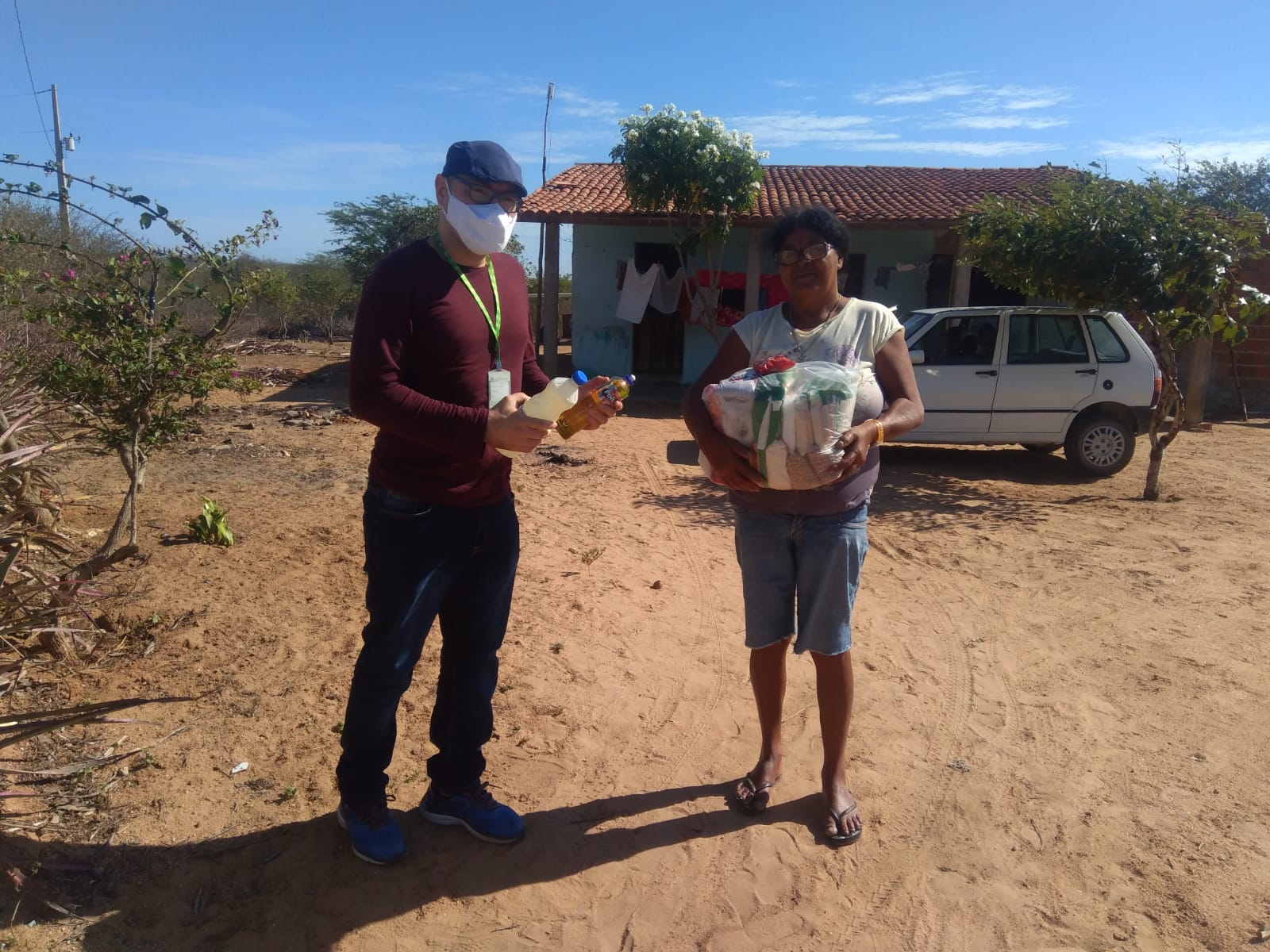 Entrega cestas zona rural de Picuí.jpg