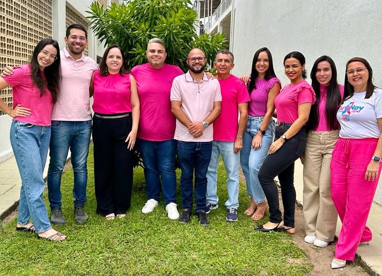 Movimento "Nas sextas-feiras usamos rosa"